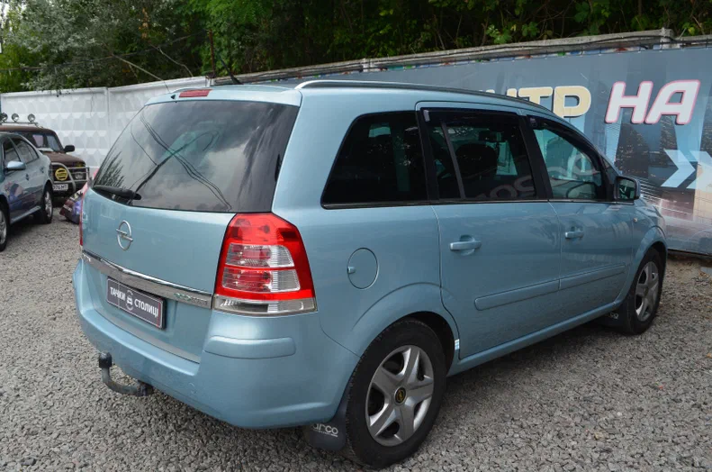 Opel Zafira 2010 - 6