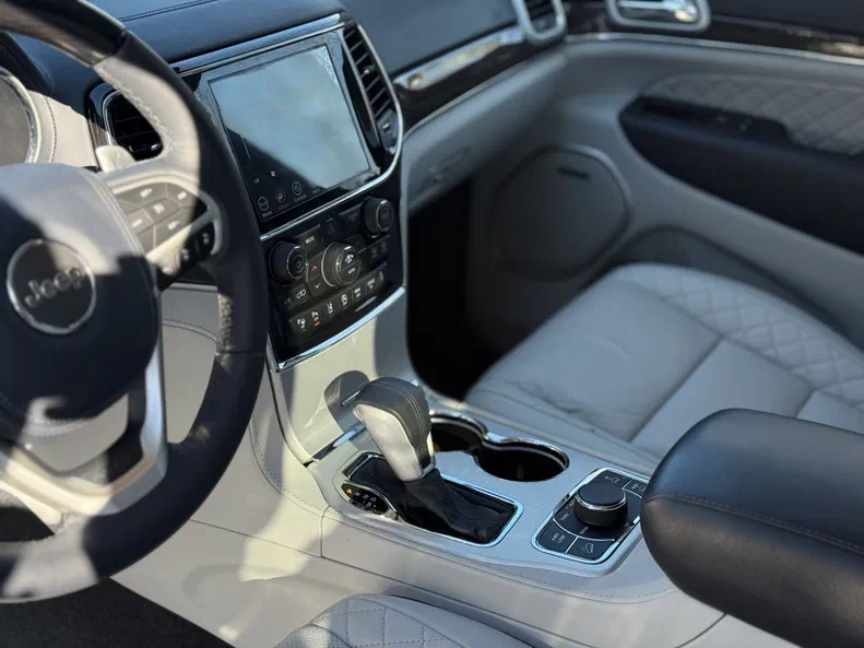 Jeep Grand Cherokee 2020 - 9