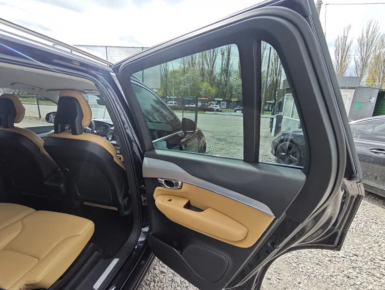 Volvo XC90 2015 - 28
