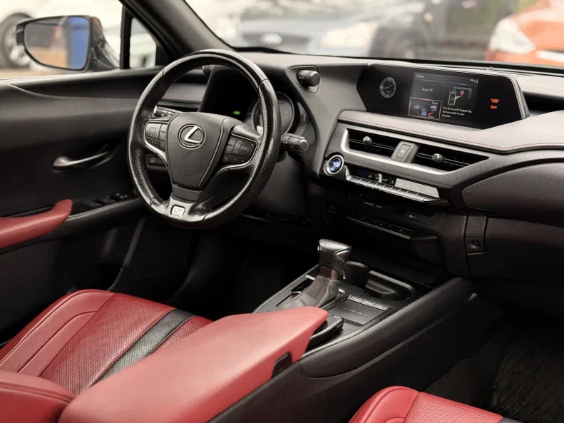 Lexus UX 2019 - 11