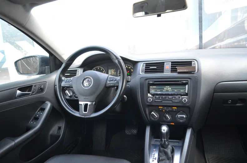 Volkswagen Jetta 2012 - 9