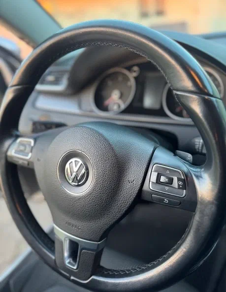 Volkswagen Passat 2012 - 5