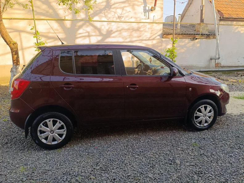 Skoda Fabia 2010 - 4