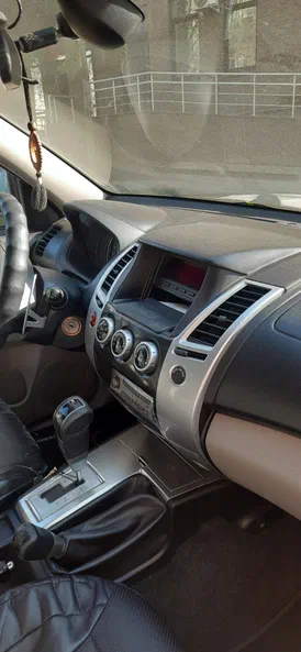Mitsubishi Pajero Sport 2012 - 2
