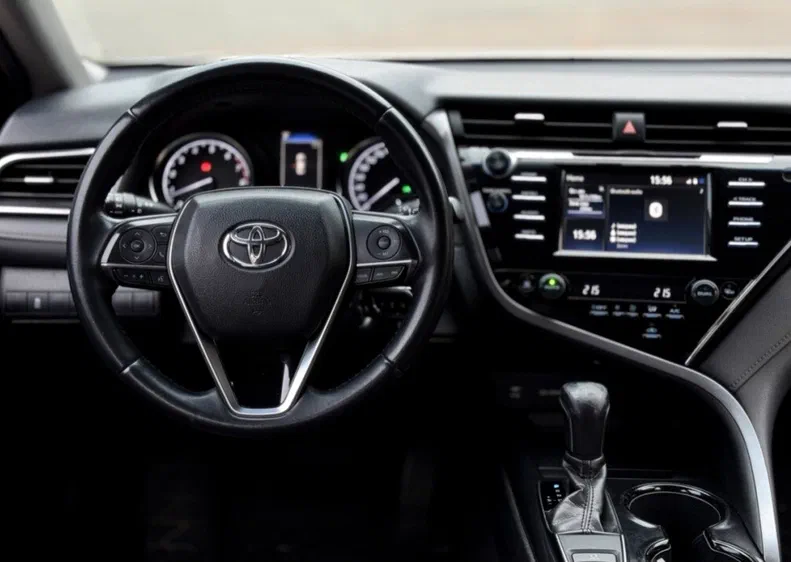 Toyota Camry 2018 - 9