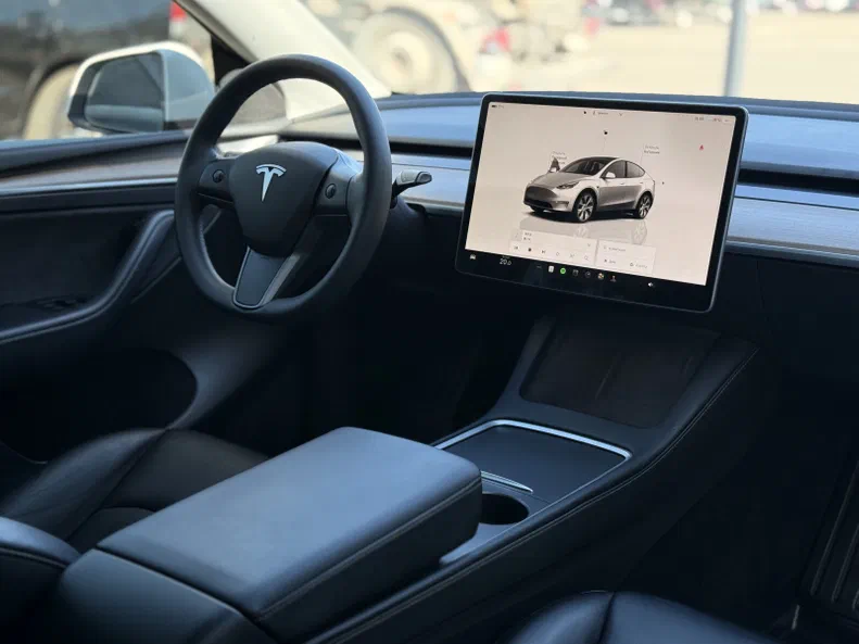 Tesla Model Y 2022 - 11
