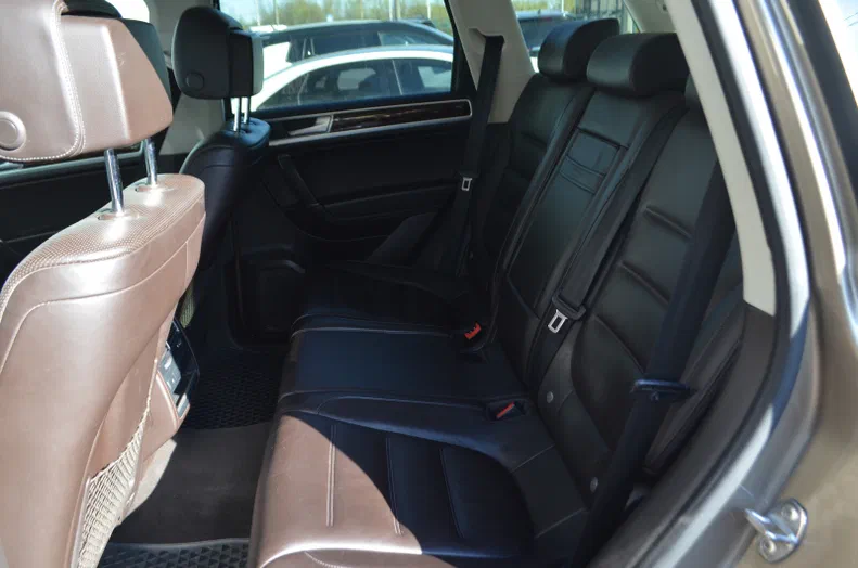 Volkswagen Touareg 2015 - 19