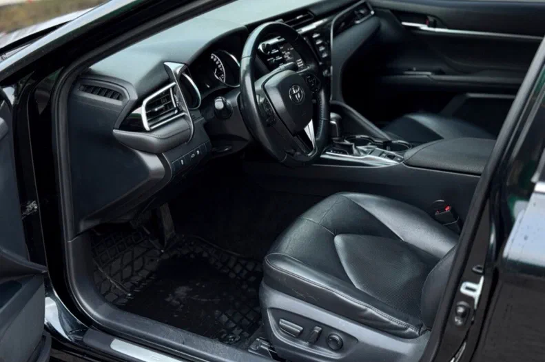 Toyota Camry 2018 - 14