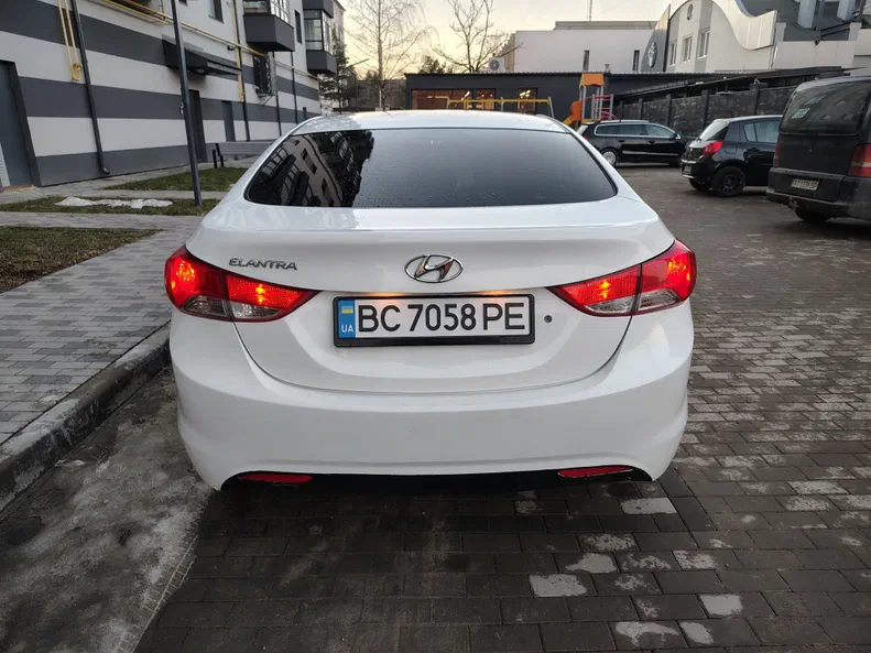 Hyundai Elantra 2013 - 17
