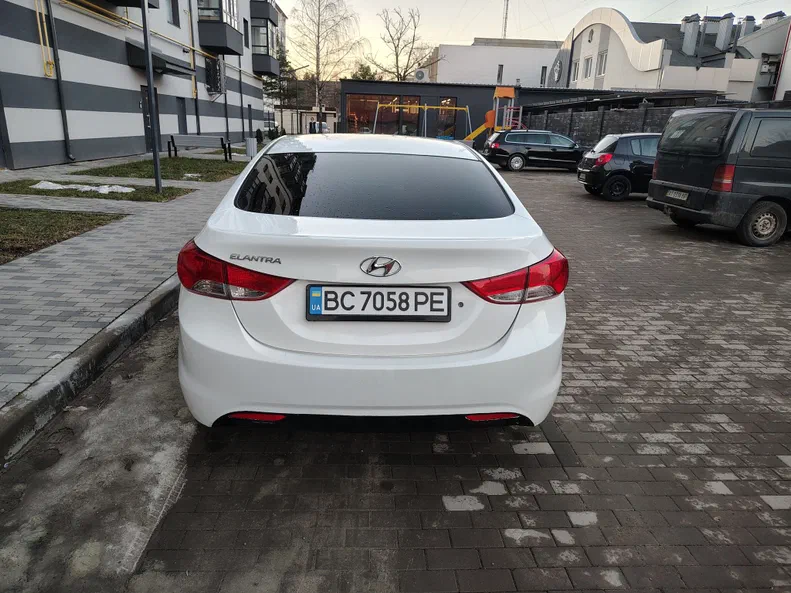 Hyundai Elantra 2013 - 16