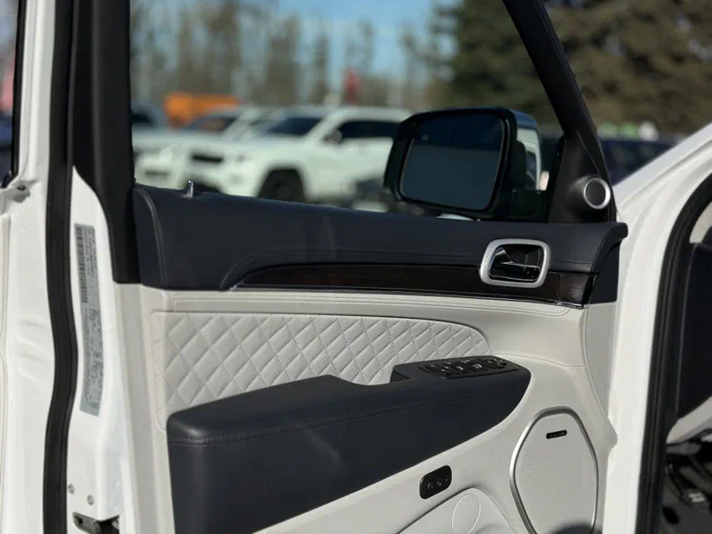 Jeep Grand Cherokee 2020 - 16