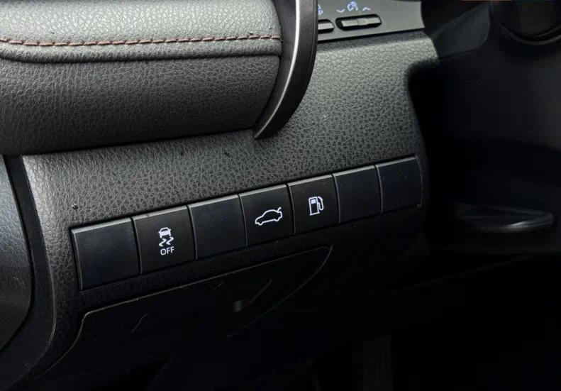 Toyota Camry 2018 - 16