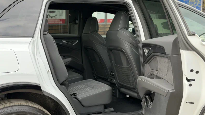 Audi Q5 e-tron 2025 - 14