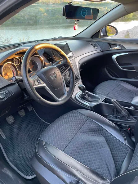 Opel Insignia 2009 - 11