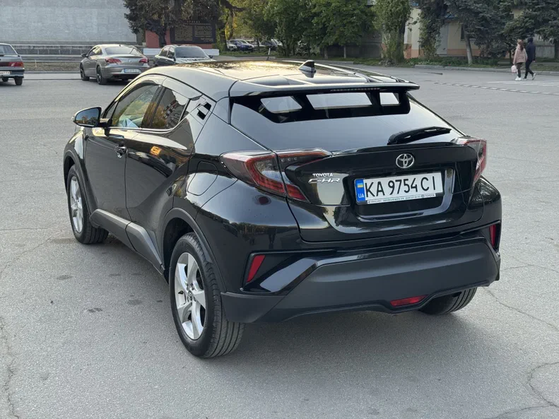 Toyota C-HR 2017 - 12