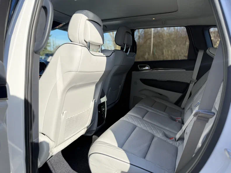Jeep Grand Cherokee 2020 - 12