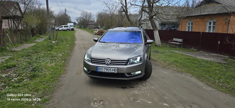 Volkswagen Passat 2012 - 1