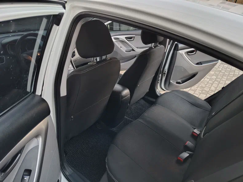 Hyundai Elantra 2013 - 28