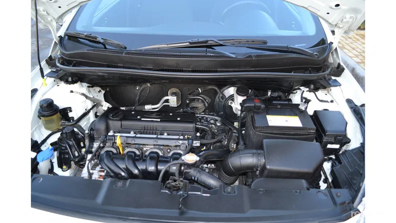 Hyundai Accent 2012 - 10