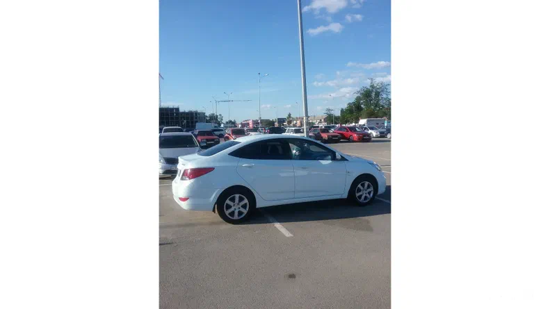 Hyundai Accent 2012 - 6