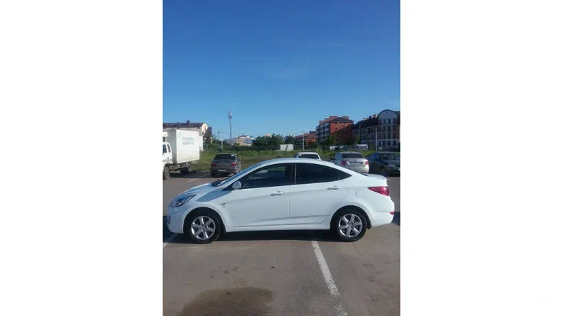 Hyundai Accent 2012 - 8