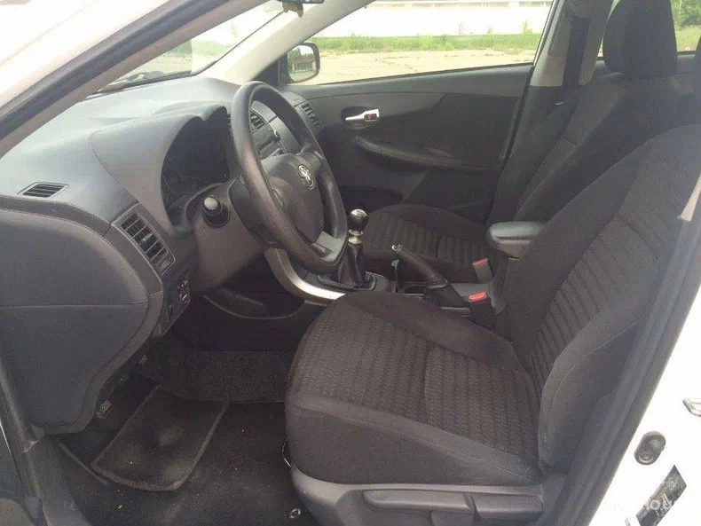 Toyota Corolla 2010 - 9