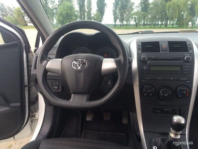 Toyota Corolla 2010 - 6