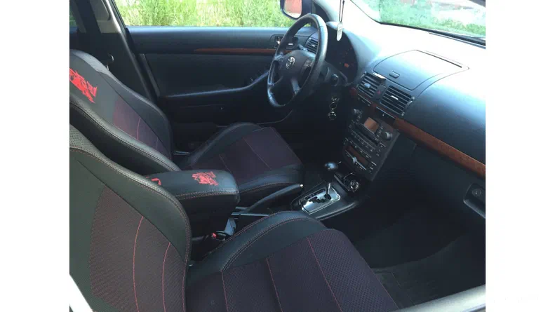 Toyota Avensis 2006 - 12