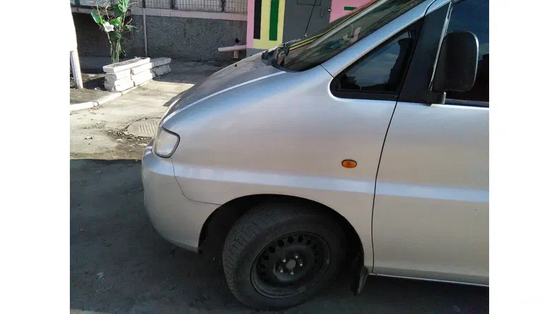 Hyundai H200 2000 - 8