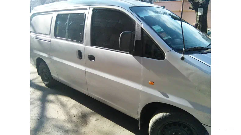 Hyundai H200 2000 - 11