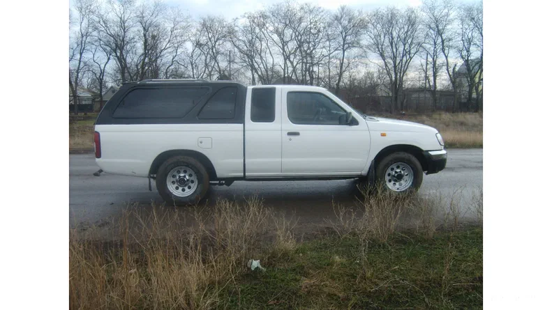 Nissan Navara (Frontier) 2001 - 6