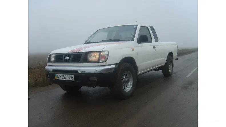 Nissan Navara (Frontier) 2001