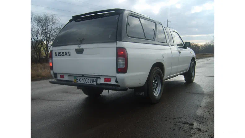 Nissan Navara (Frontier) 2001