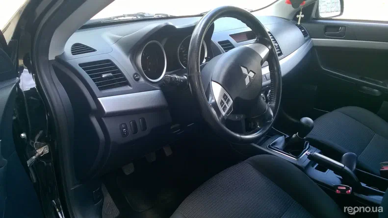Mitsubishi Lancer 2010 - 5