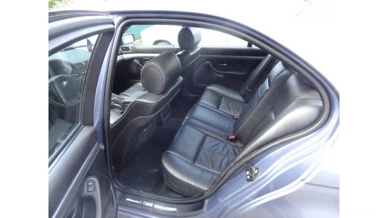 BMW 5 серія 2001 - 9