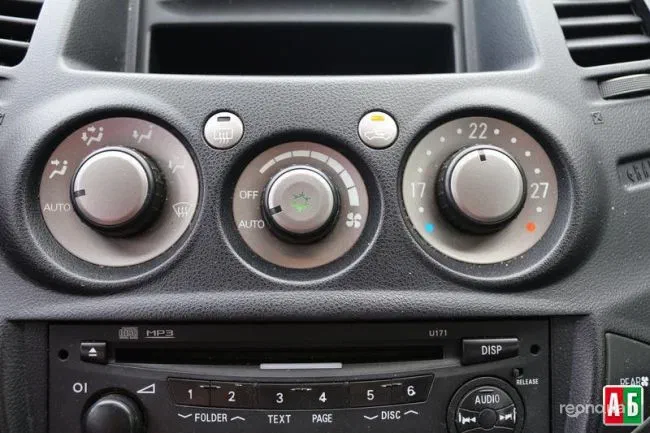 Mitsubishi Grandis 2006