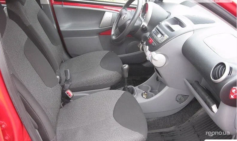 Toyota Aygo 2010 - 6