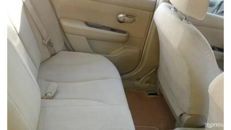 Nissan Tiida 2008 - 12