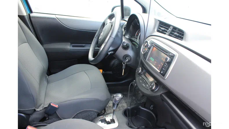 Toyota Yaris 2011 - 11