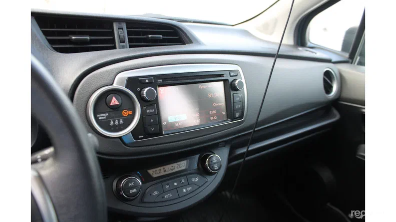 Toyota Yaris 2011 - 16