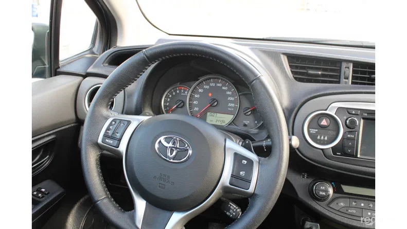 Toyota Yaris 2011 - 15