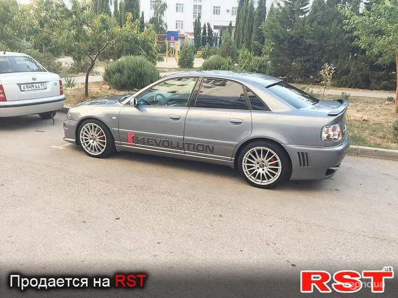 Audi RS4 2000
