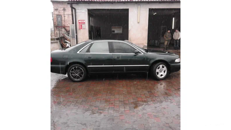 Audi A8 1999