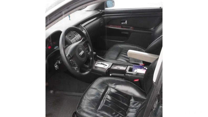 Audi A8 1999 - 5