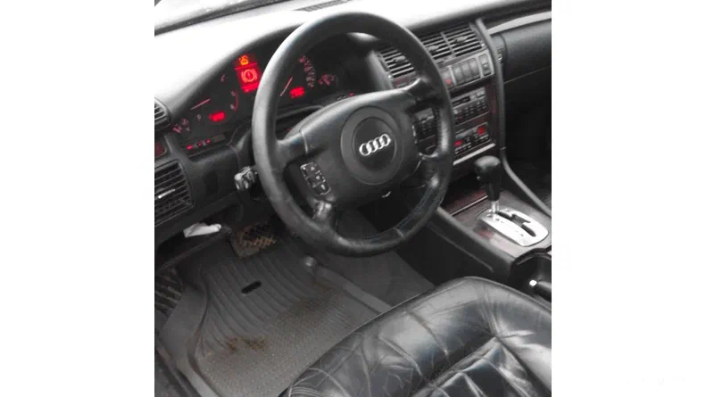 Audi A8 1999