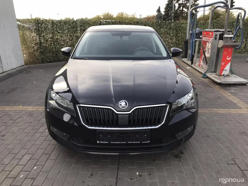 Skoda Superb 2018 - 12