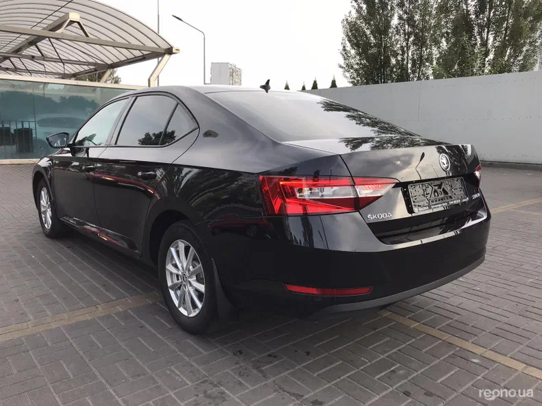 Skoda Superb 2018 - 15