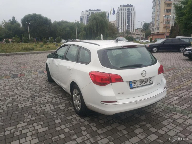 Opel Astra 2012 - 8