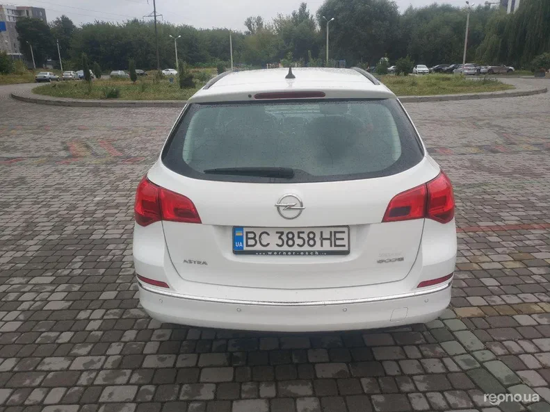 Opel Astra 2012 - 7