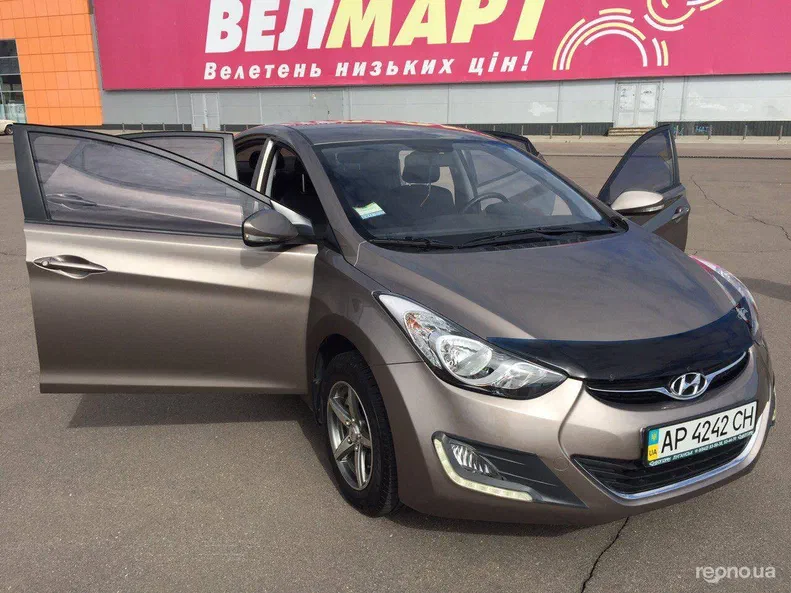 Hyundai Elantra 2012